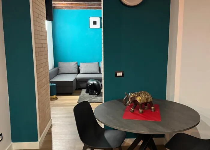 Elephant Parliament Guest house 4*