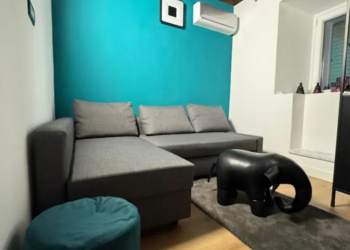 Elephant Parliament Guest house Rome