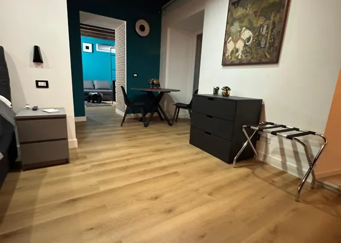 Elephant Parliament Guest house 4*