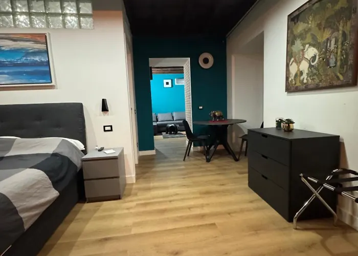 Guest house Elephant Parliament 4*