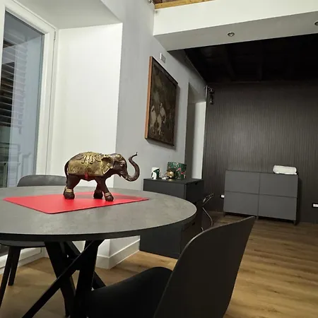 Гостевой дом Elephant Parliament 4*